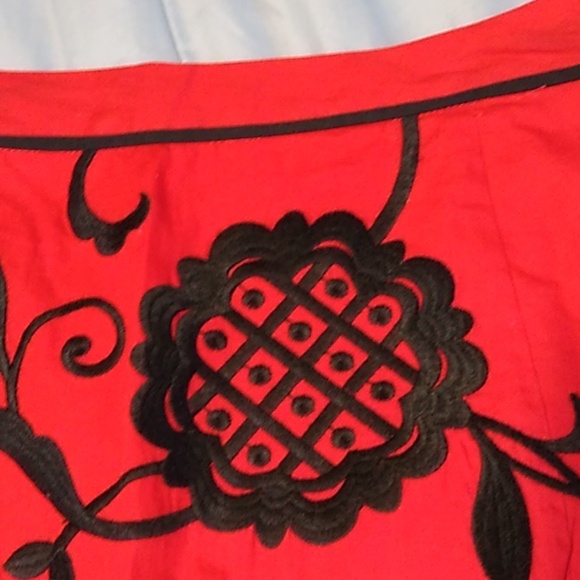 Scott Taylor Petite Skirt Red Black Embroidered 6P - Picture 2 of 8